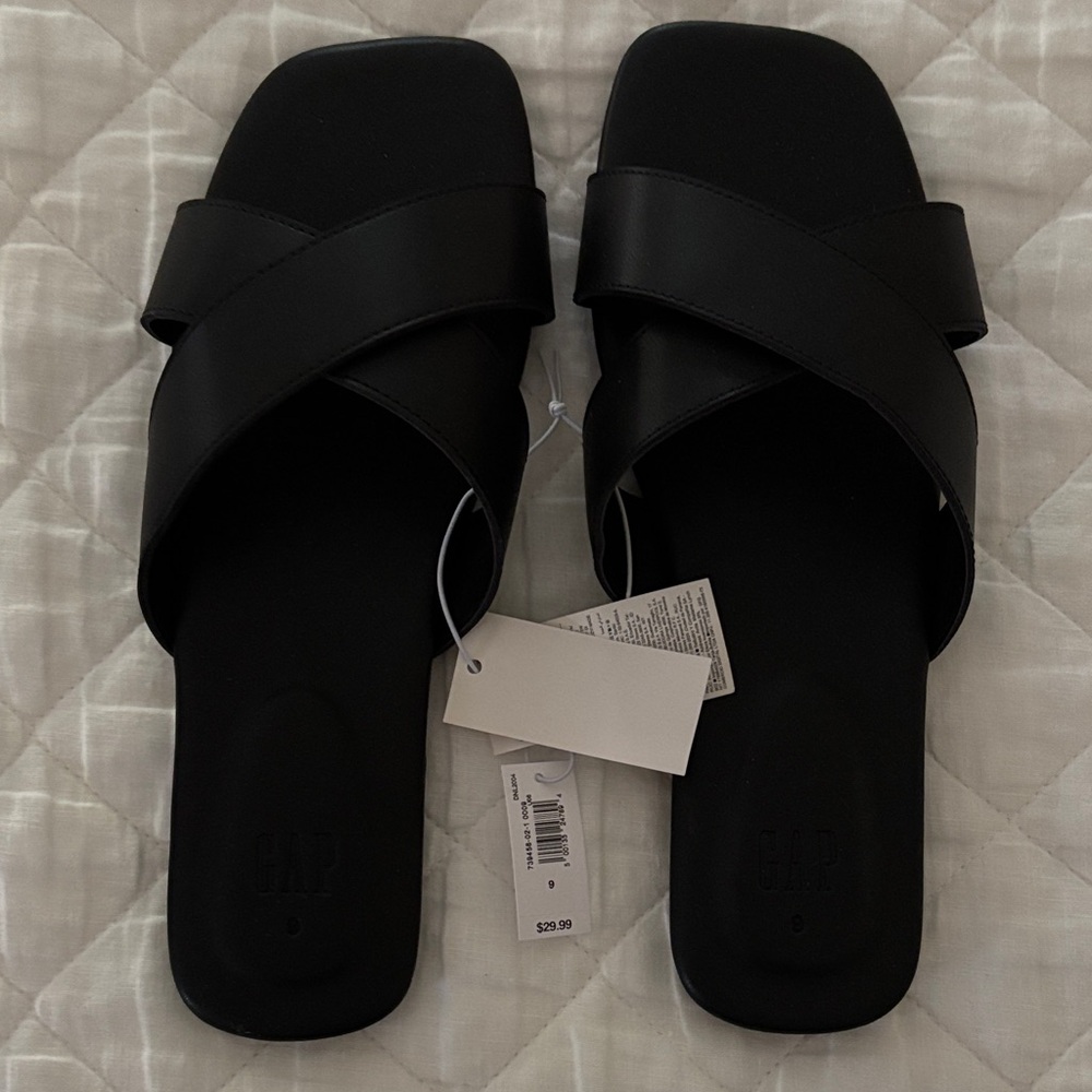 GAP Women's Vegan Leather Black Cross Strap Sandals